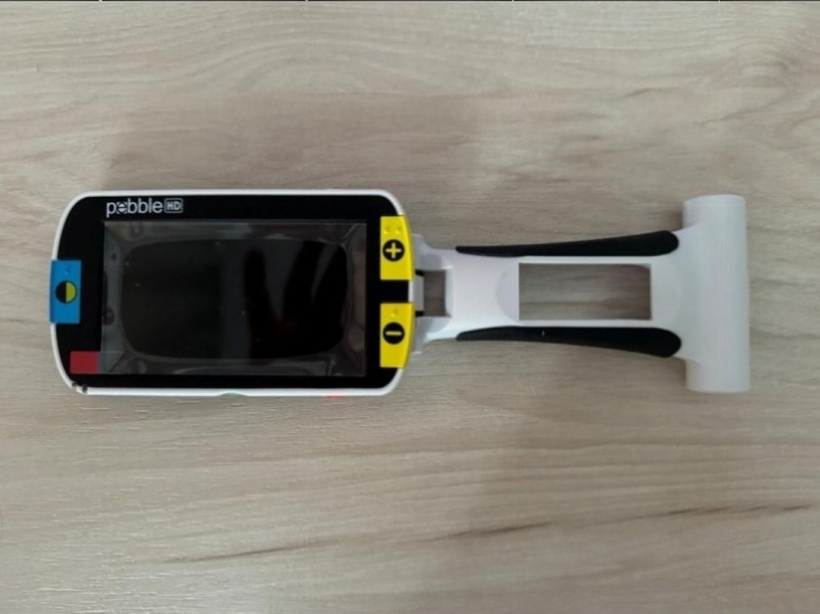 Видеоувеличитель портативный электронный Pebble HD